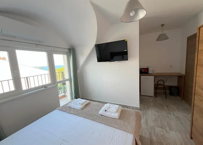 Отель семеен Brizo Ахтополь