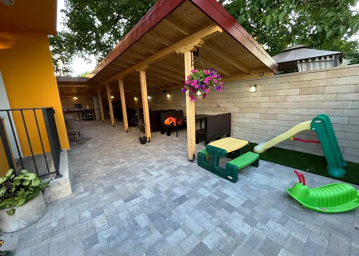 Хотел семеен Brizo Ахтопол