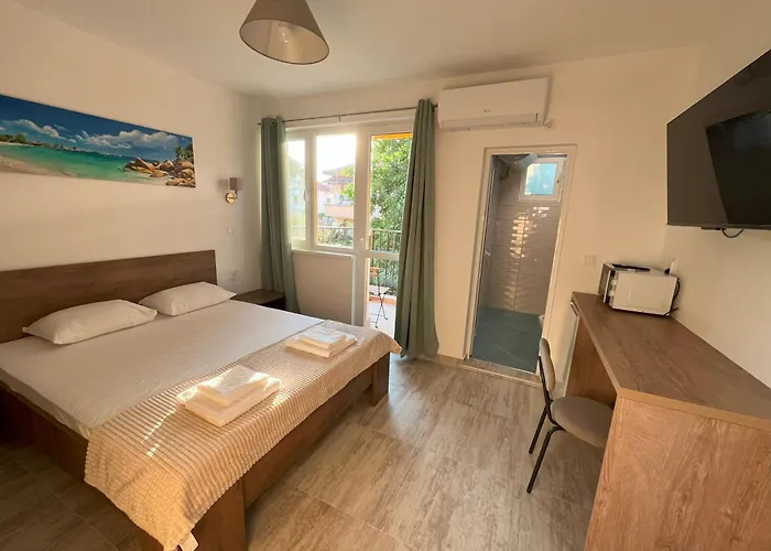 Хотел семеен Brizo Ахтопол