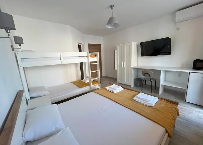 Хотел семеен Brizo Ахтопол